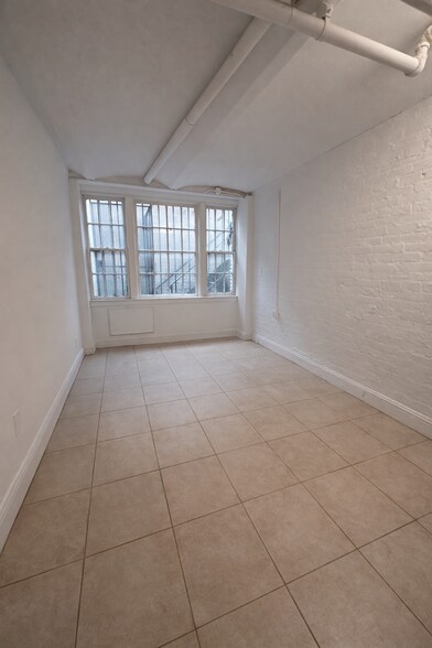 More Photos Of 124 Thompson St, New York Apartments For Lease