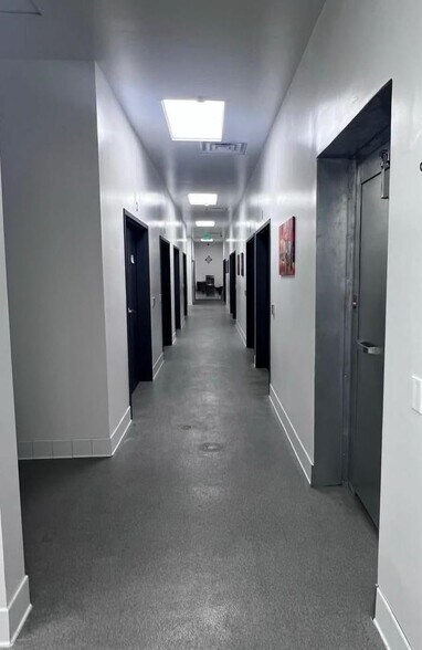 More Photos Of 1100 E 14th Pl, Los Angeles Warehouse For Lease