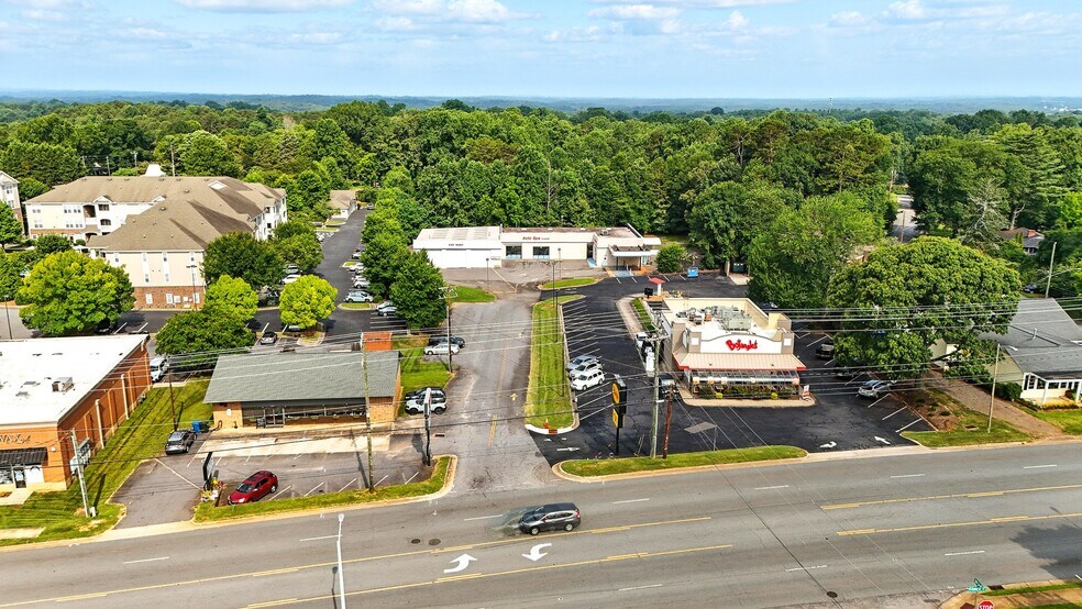 More Photos Of 2931 N Center St, Hickory Carwash For Sale