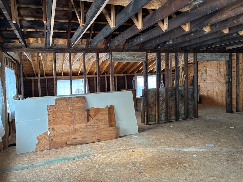 More Photos Of 959 N Main St, Grafton General Retail For Sale