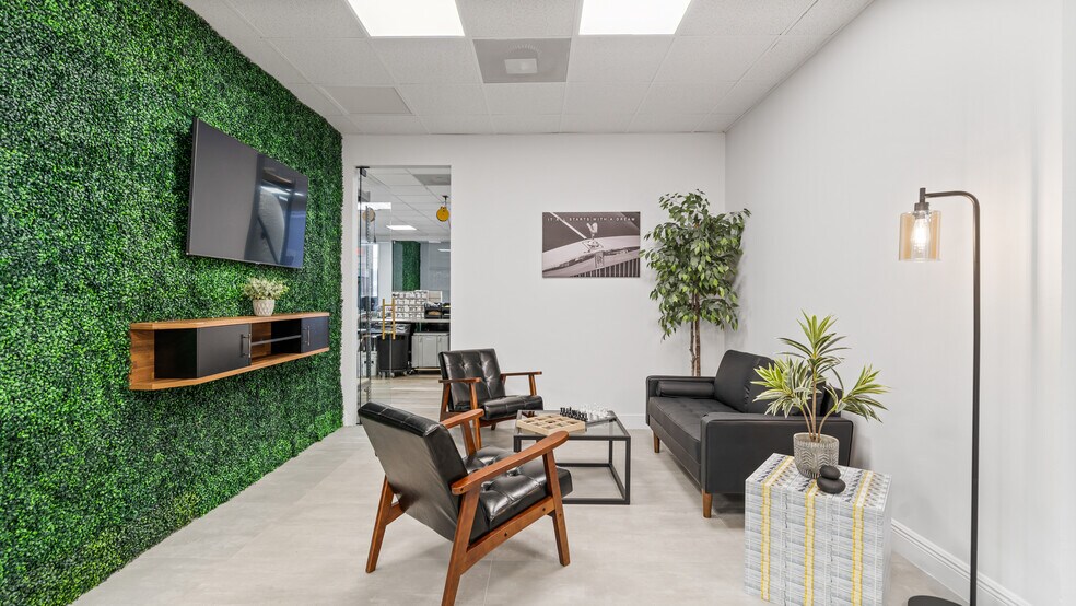 More Photos Of 1510 E Colonial Dr, Orlando Office For Lease