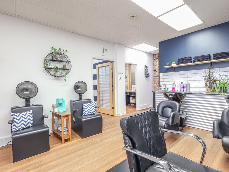 More Photos Of 5010 50 st, Stettler General Retail For Sale