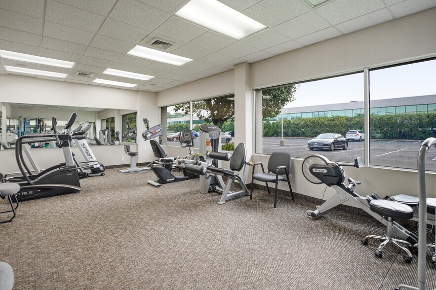 More Photos Of 877 Stewart Ave, Garden City Medical For Sale