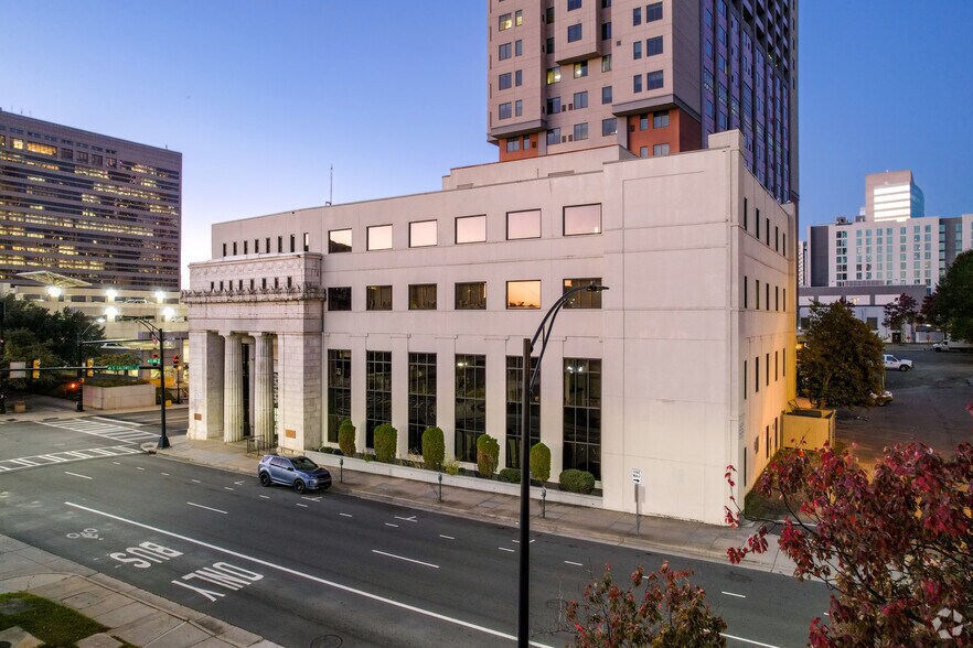 More Photos Of 428 E 4th St, Charlotte Office For Sale