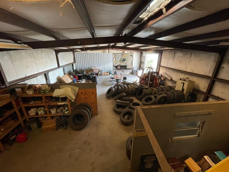 More Photos Of 4712 Old Tampa Hwy, Kissimmee Warehouse For Lease