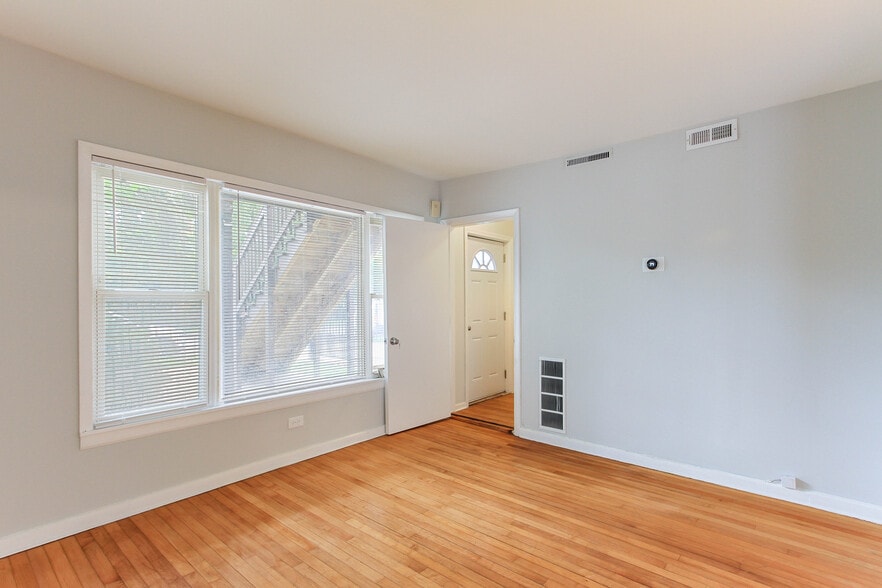 More Photos Of 6046 W Giddings, Chicago Apartments For Sale