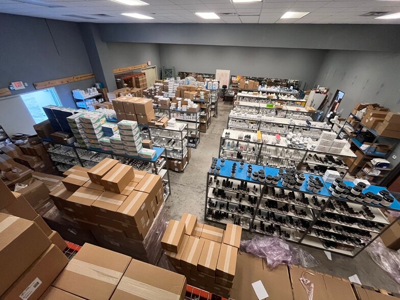 More Photos Of 1050 Meadows Dr, Round Rock Light Distribution For Lease