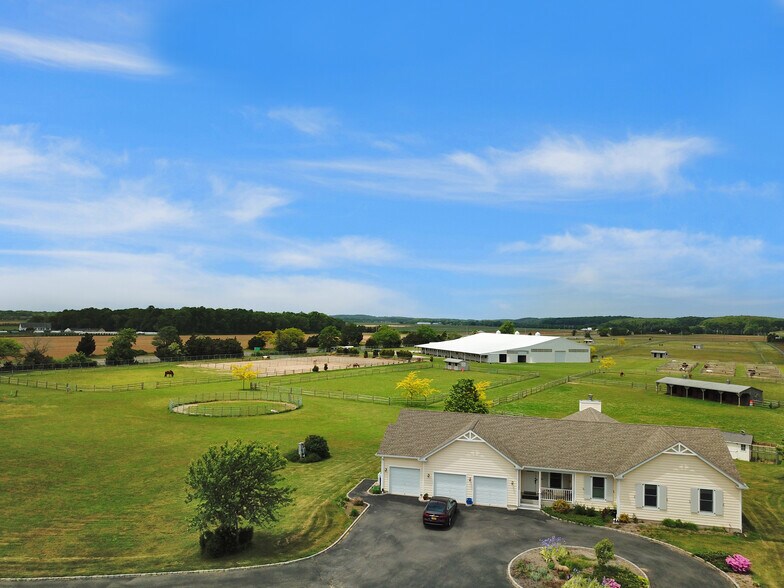 More Photos Of 1200 Cross River Dr, Riverhead Horse Stables For Sale