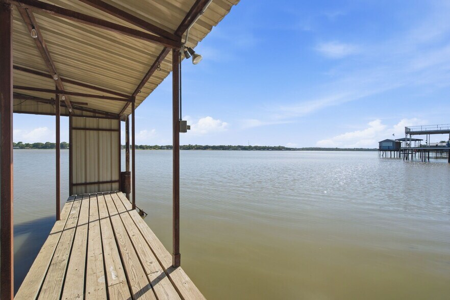 More Photos Of 7170 Briar Rd, Azle Trailer Camper Park For Sale