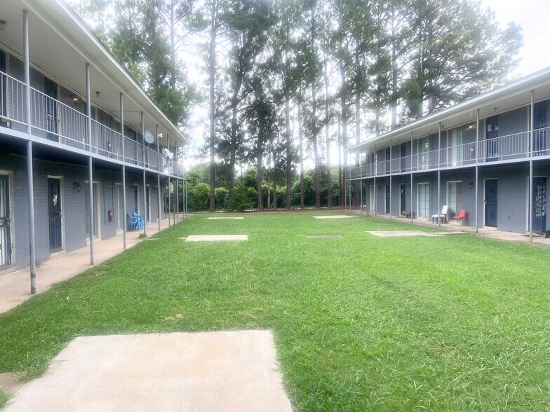 Primary Photo Of 1095 Merriwether Ave, Memphis Apartments For Sale