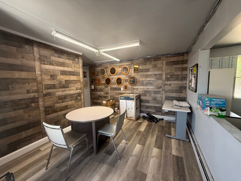 More Photos Of 25514 N Il Route 83, Long Grove Auto Dealership For Lease