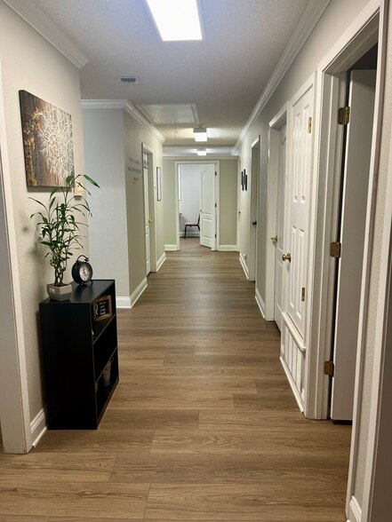 More Photos Of 1101 S Main St, Lindale Medical For Sale