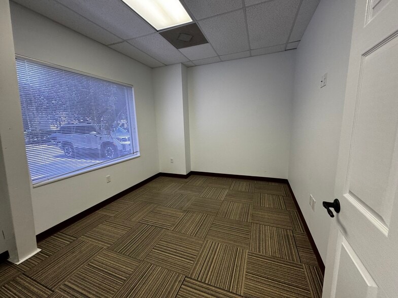 More Photos Of 1455 Rail Head Blvd, Naples Warehouse For Sale