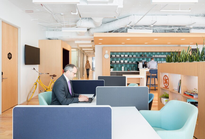 More Photos Of 4445 Willard Ave, Chevy Chase Coworking Space