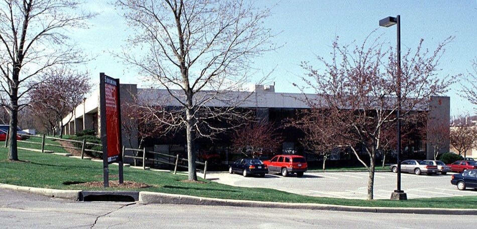 More Photos Of 5 Skyline Dr, Hawthorne Light Distribution For Lease