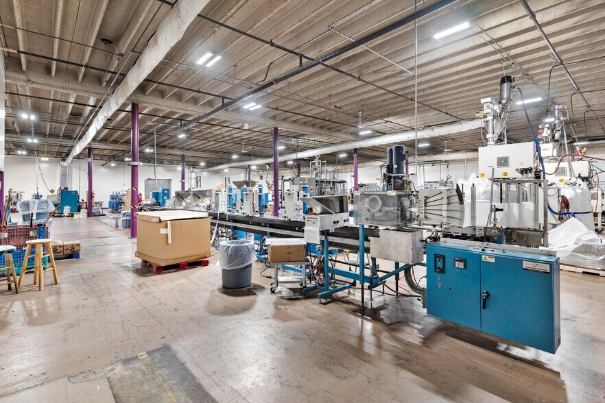 More Photos Of 1103 Thomas Ave, Leesburg Warehouse For Lease