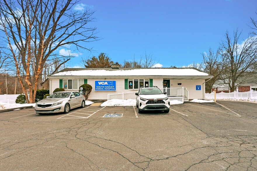More Photos Of 511 Newton St, South Hadley Medical For Sale