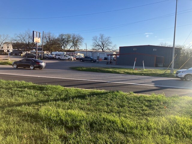 More Photos Of 5225 Cesar Chavez St E, Austin Industrial For Sale