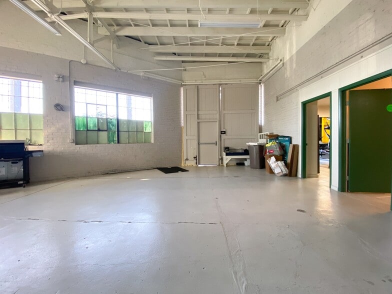 More Photos Of 2515 Seminary Ave, Oakland Health Club For Sale