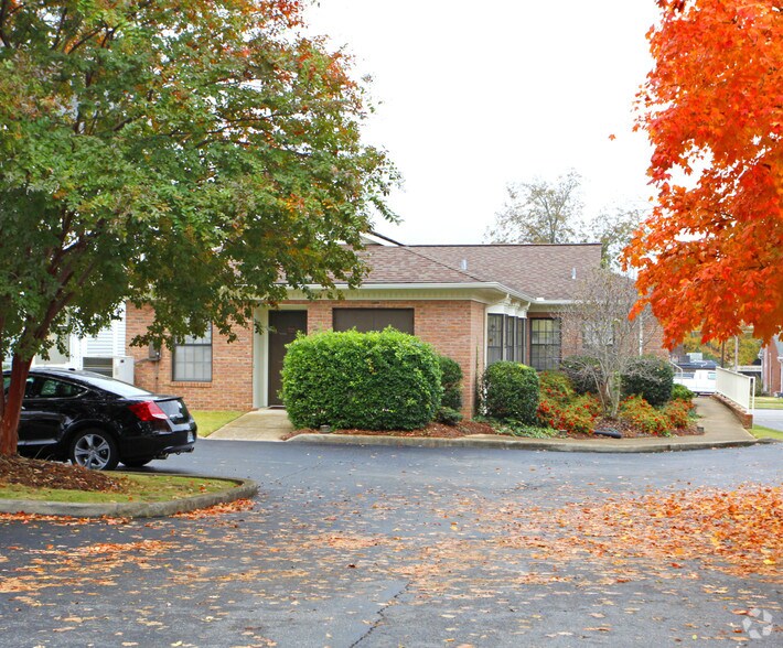 More Photos Of 1127 Leighton Ave, Anniston Medical For Sale