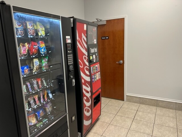 More Photos Of 14701 Cumberland Rd, Noblesville Research And Development For Lease