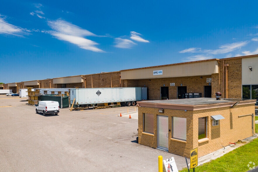 More Photos Of 8800-8824 E Adamo Dr, Tampa Distribution For Lease