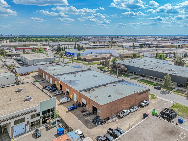 More Photos Of 12855-12873 141 St NW, Edmonton Service For Lease