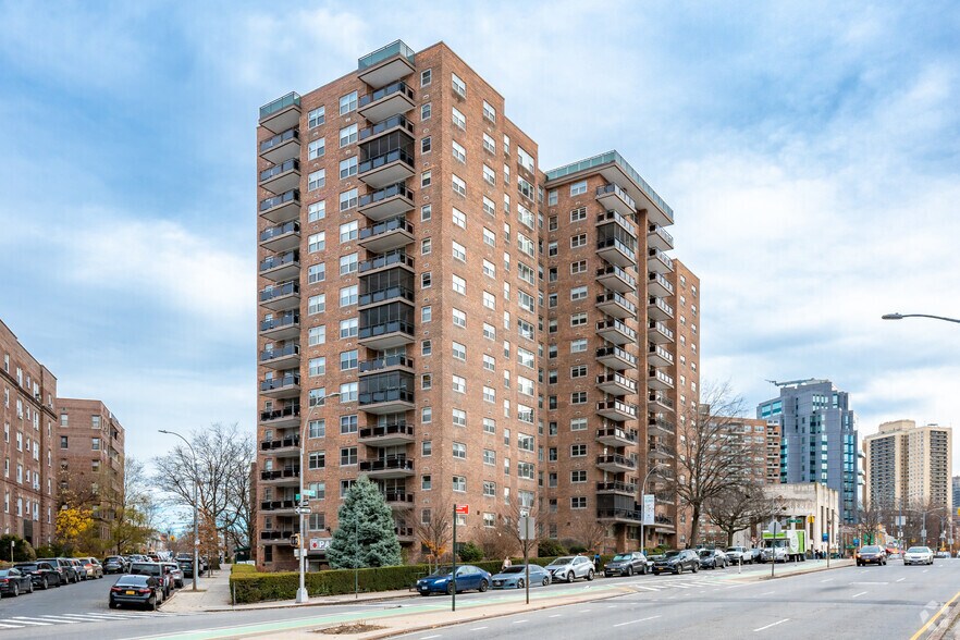 More Photos Of 10721 Queens Blvd, Forest Hills Apartments For Sale
