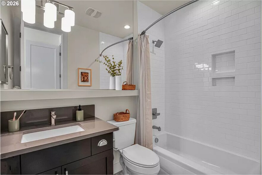 More Photos Of 8426 E Burnside St, Portland Apartments For Sale
