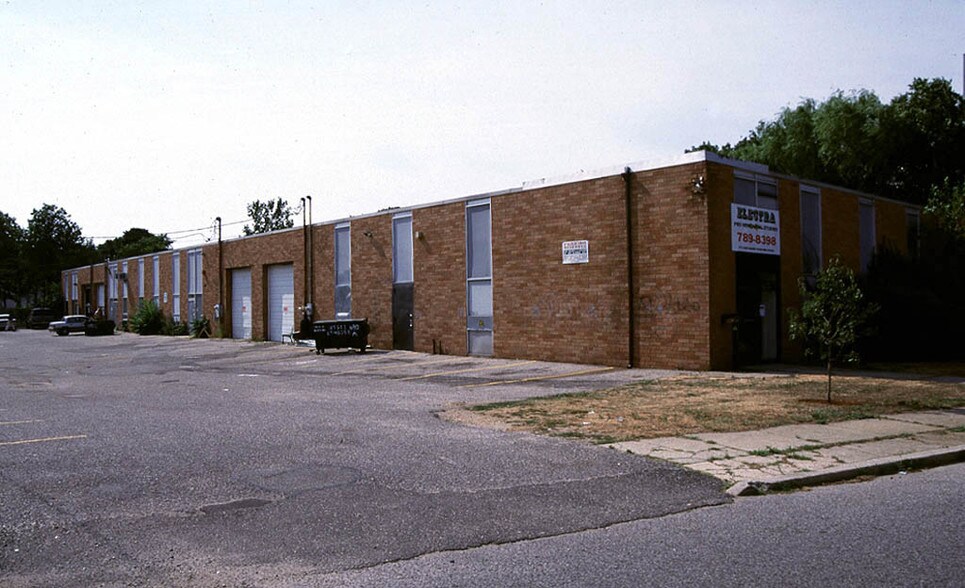 Primary Photo Of 690 Albany Ave, Amityville Warehouse For Lease