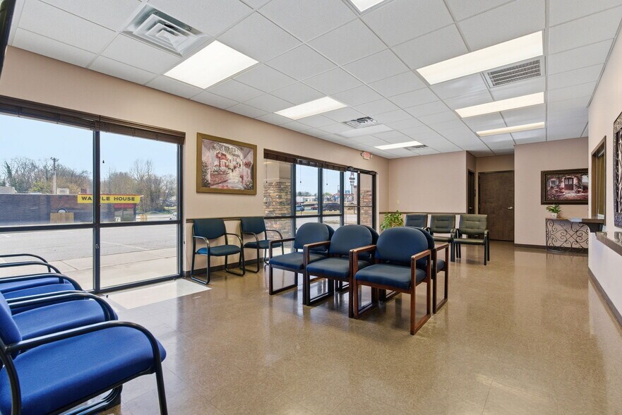 More Photos Of 142 Hampton Ct, Commerce Rehabilitation Center For Sale