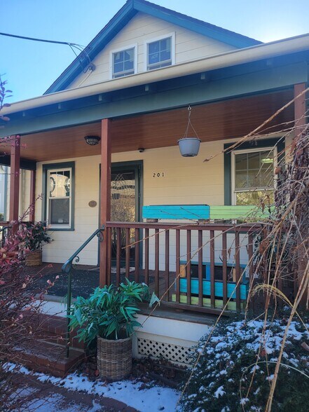 More Photos Of 201 Brookes Ave, Gaithersburg Office For Lease