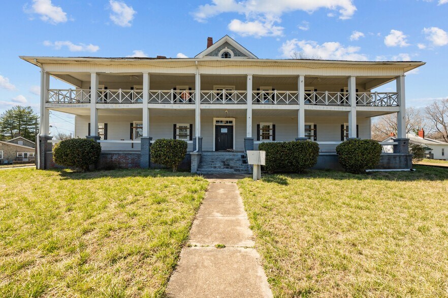 More Photos Of 421 Vine St, Eden Hotel For Sale