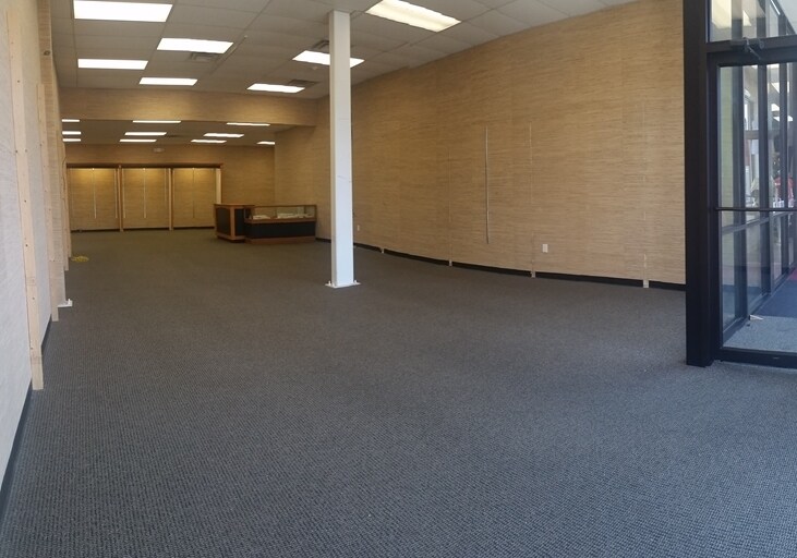 More Photos Of 42 Worcester St, Natick Freestanding For Lease