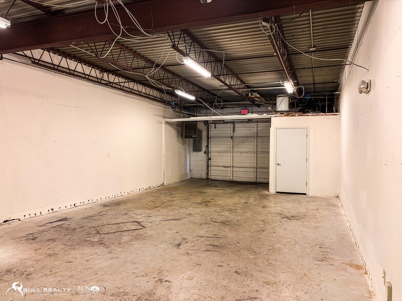 More Photos Of 5891 New Peachtree Rd, Doraville Warehouse For Lease