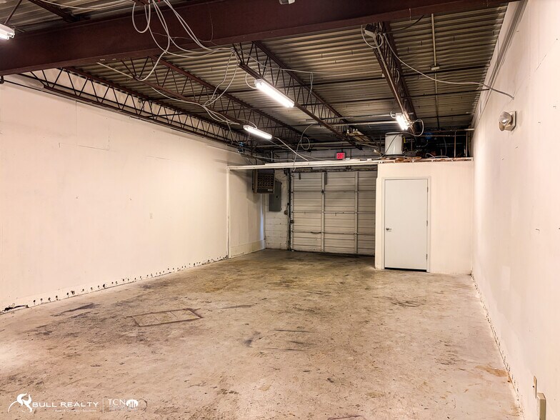 More Photos Of 5891 New Peachtree Rd, Doraville Warehouse For Lease