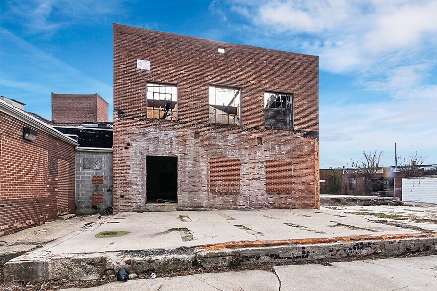More Photos Of 804 N Franklintown Rd, Baltimore Warehouse For Sale