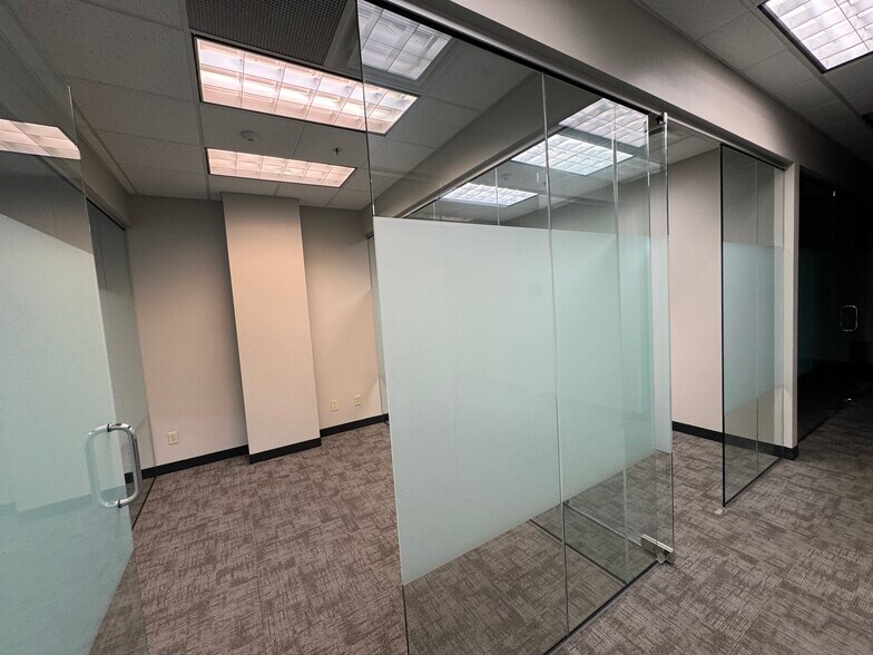 More Photos Of 2031 Nelson Miller Pky, Louisville Office For Lease