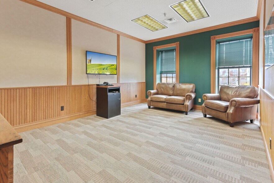 More Photos Of 11 N 7th Ave N, Saint Cloud Office For Sale