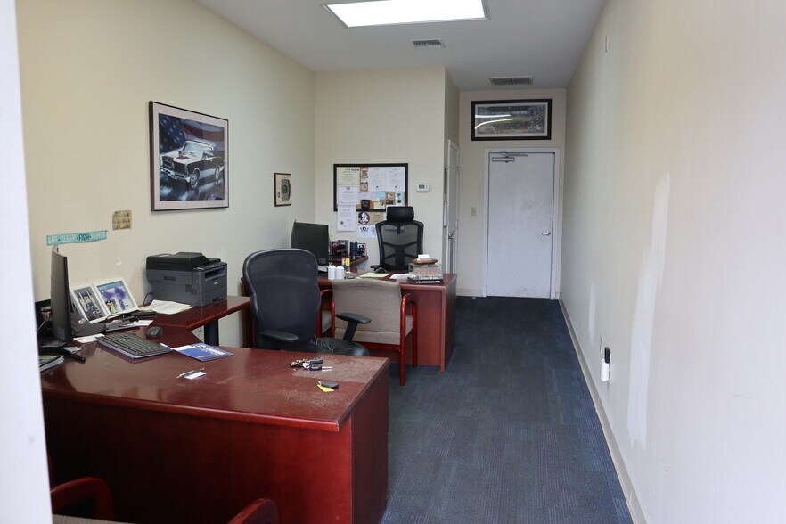 More Photos Of 5040 W Tharpe St, Tallahassee Unknown For Lease