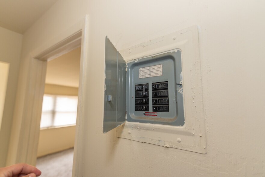 More Photos Of 4907-4921 Frederick Ave, Baltimore Apartments For Sale