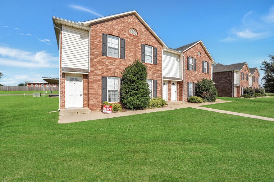 More Photos Of 1501 Wade St, Sayre Apartments For Sale