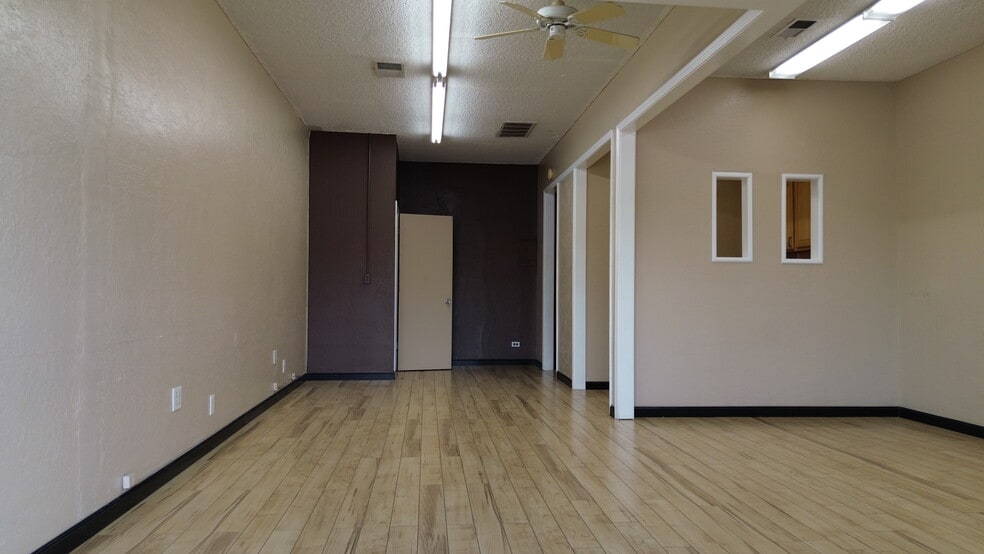 More Photos Of 2358-2368 Lincoln St, Oroville Office For Lease