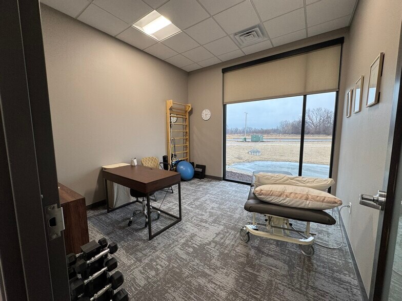 More Photos Of 645 Sandpiper Trl, Cottage Grove Warehouse For Lease