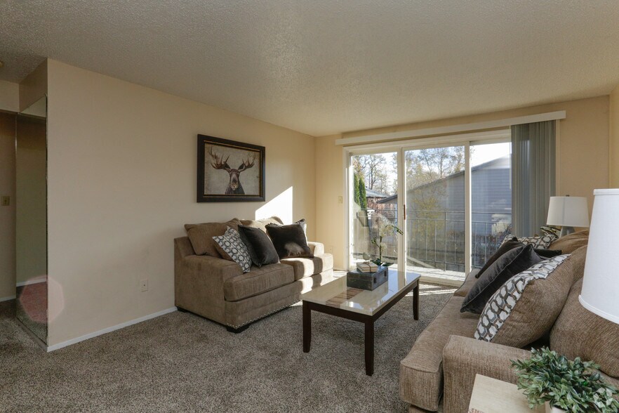 More Photos Of 1118 Oakland St, Cheney Apartments For Sale