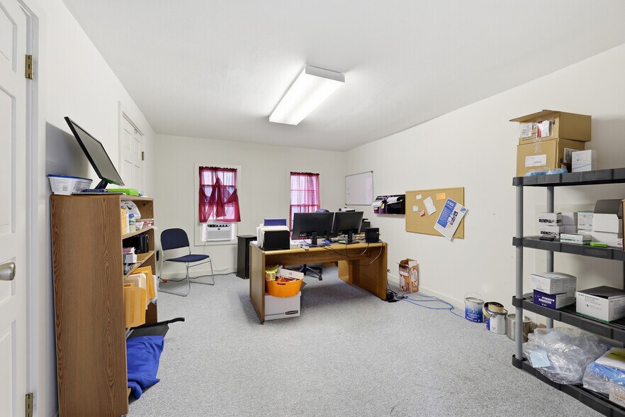 More Photos Of 104 W William St, Delaware Medical For Lease