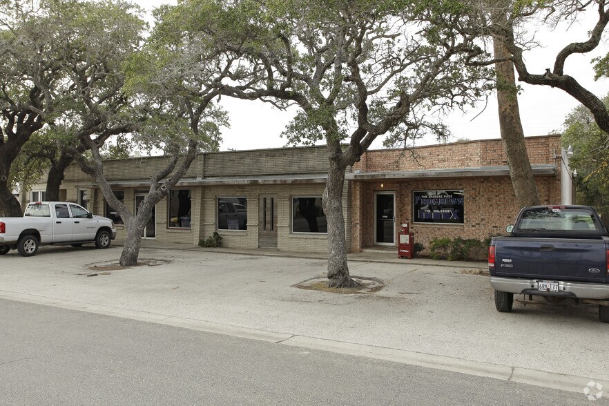 More Photos Of 346-354 S Houston St, Aransas Pass Office For Sale