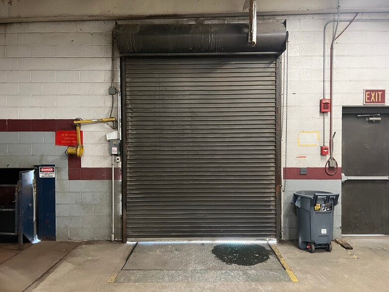 More Photos Of 3 Fergueson Dr, Parkersburg Warehouse For Lease