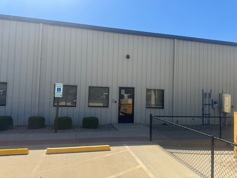More Photos Of 796 N Sunnyside Rd, Decatur Office For Lease