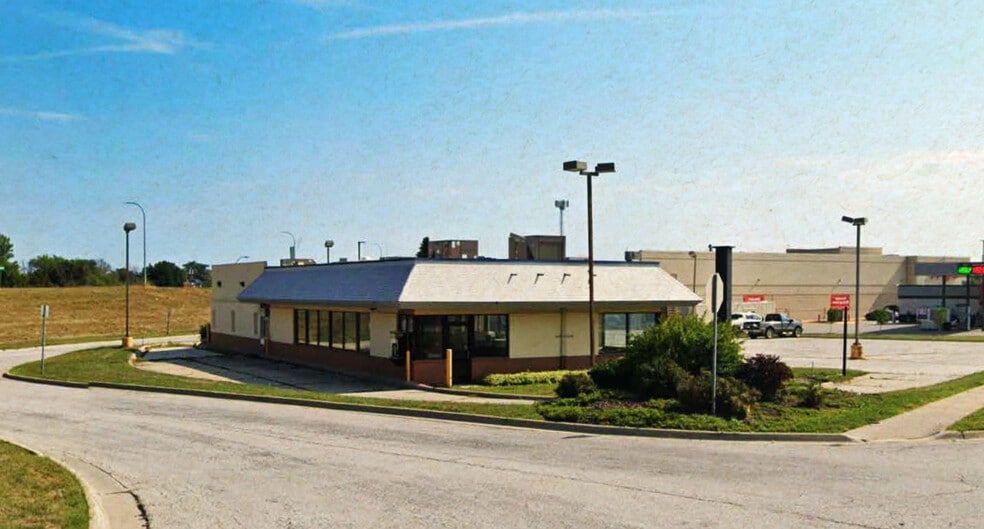 Primary Photo Of 915 W US Highway 30, Carroll Fast Food For Lease